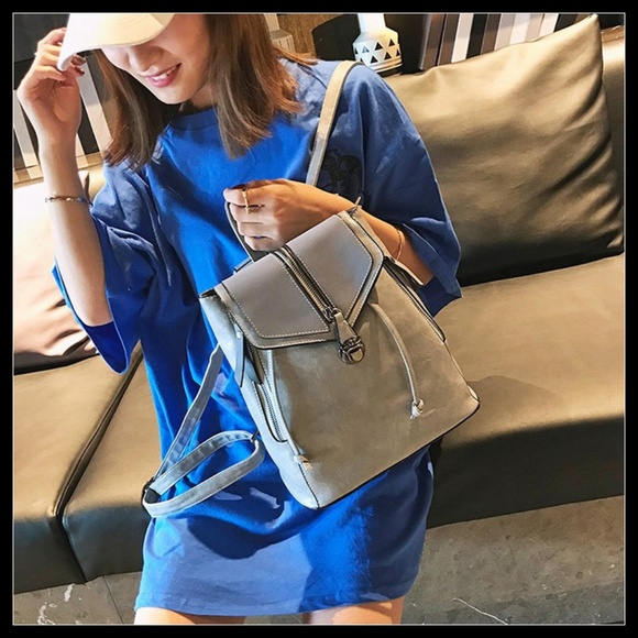 NEW CAMBRIDGE Bucket Backpack - Picture 3 of 8